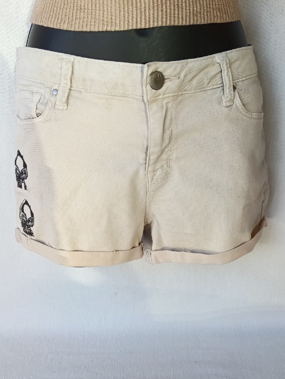 Dex Upcycled Beige Women's Jean Shorts with Folded Hem And Skull Graphics